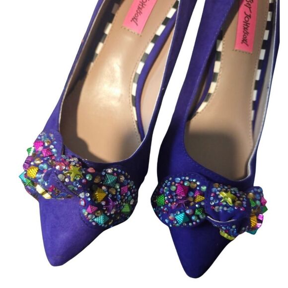 BETSEY JOHNSON AXLE Embellished Faux Suede Purple Kitten-Heel Rhinestones 8 - Picture 2 of 5